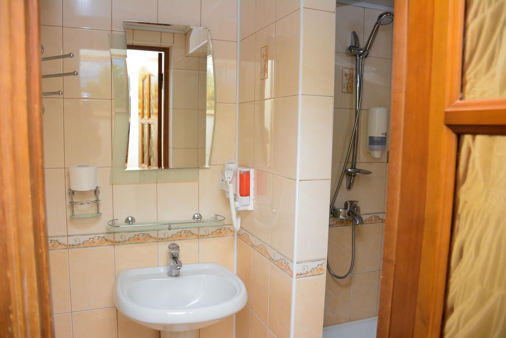 Bazar Motel キシナウ エクステリア 写真
